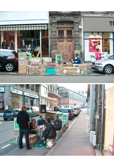 <em>Le Salon Urbain</em>, installation en carton sur une place de parking afin de proposer aux passants un espace de dtente inattendu.